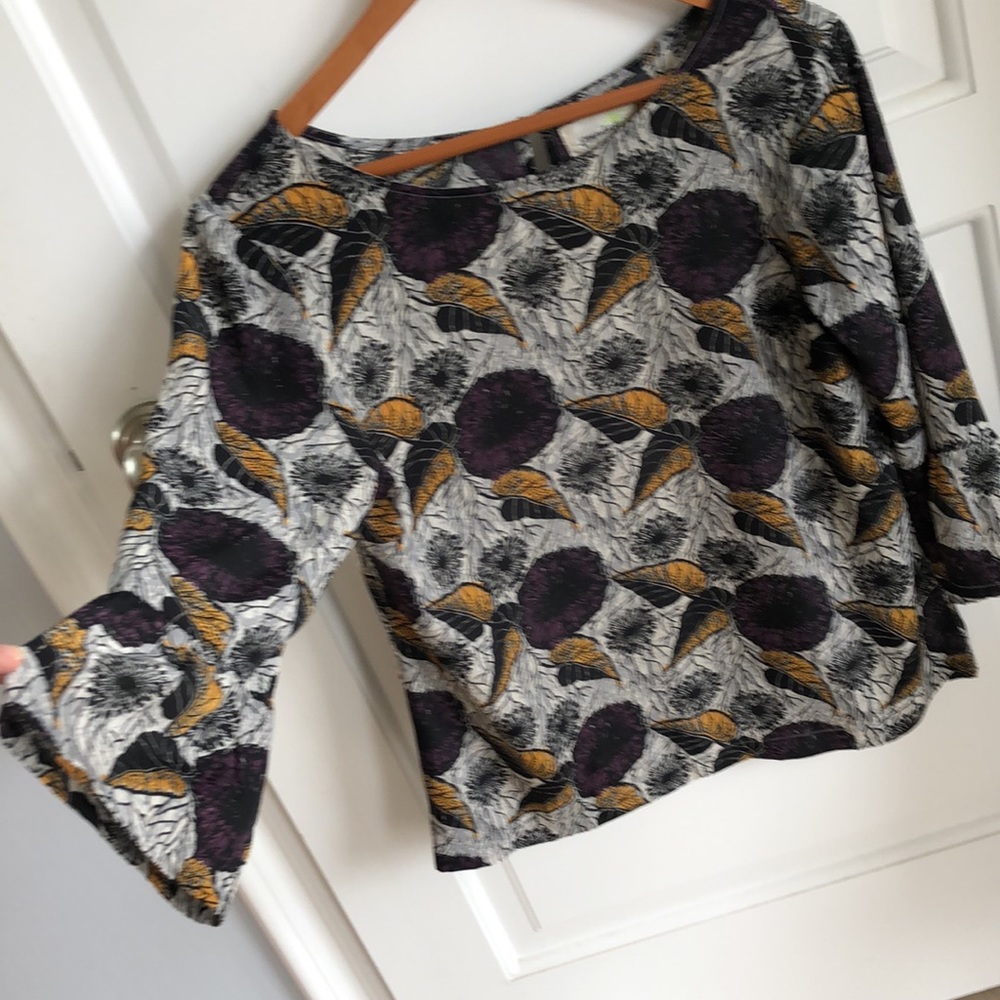 Anthropologie Gorgeous adorable top by Porridge Flare sleeves SZ M